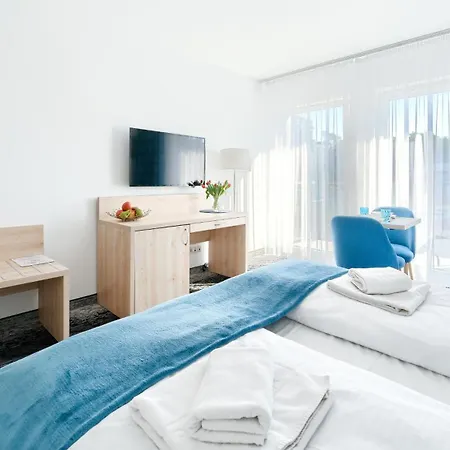 Cesarskie, Sun & Snow *